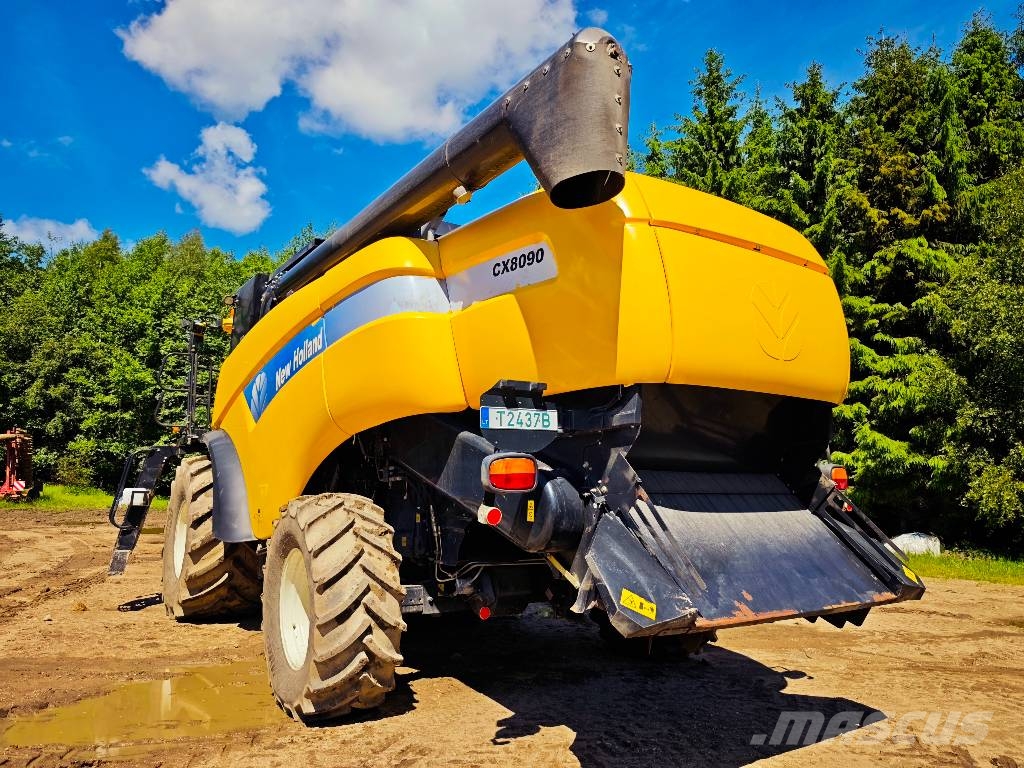 New Holland CX 8090 聯合收穫機