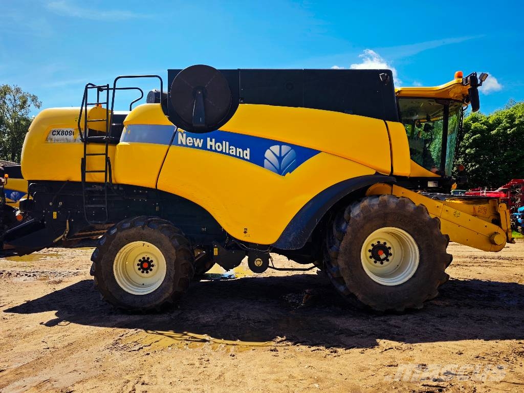 New Holland CX 8090 聯合收穫機