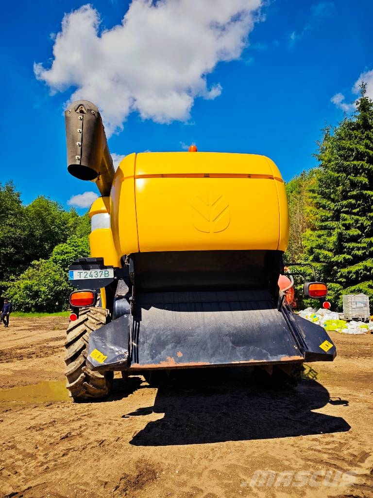 New Holland CX 8090 聯合收穫機