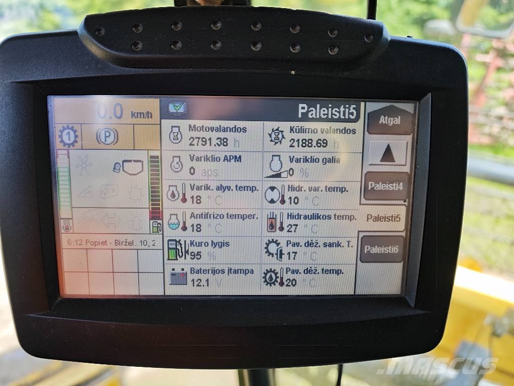 New Holland CX 8090 聯合收穫機