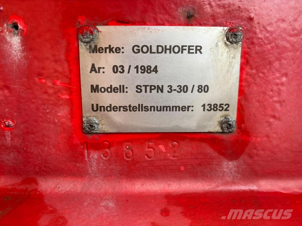 Goldhofer STPN 3-30/80 PLATFORM L=8067 mm / LAST AXLE STEERE 地架式半拖車