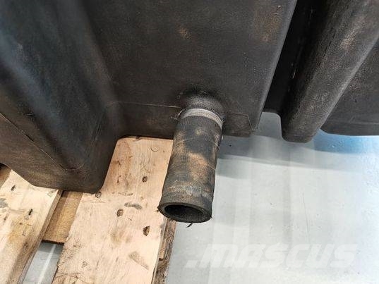 New Holland TM 175 fuel tank Καμπίνες και εσωτερικό