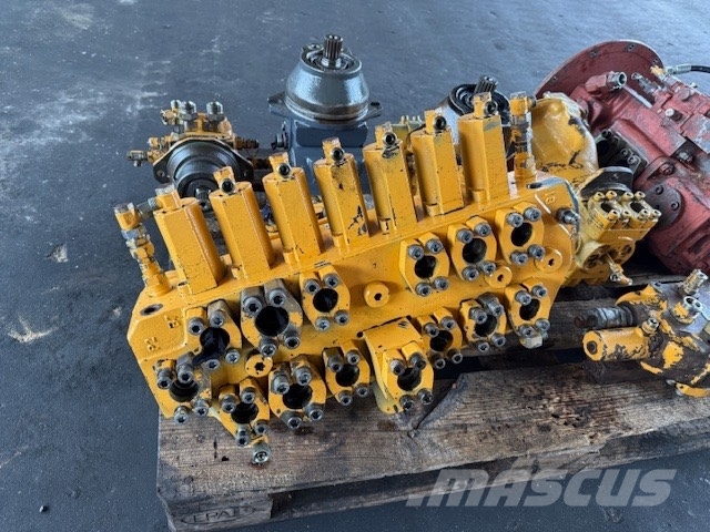 Liebherr R 900 B USED HYDRAULIC PARTS COMPLET Hydraulik