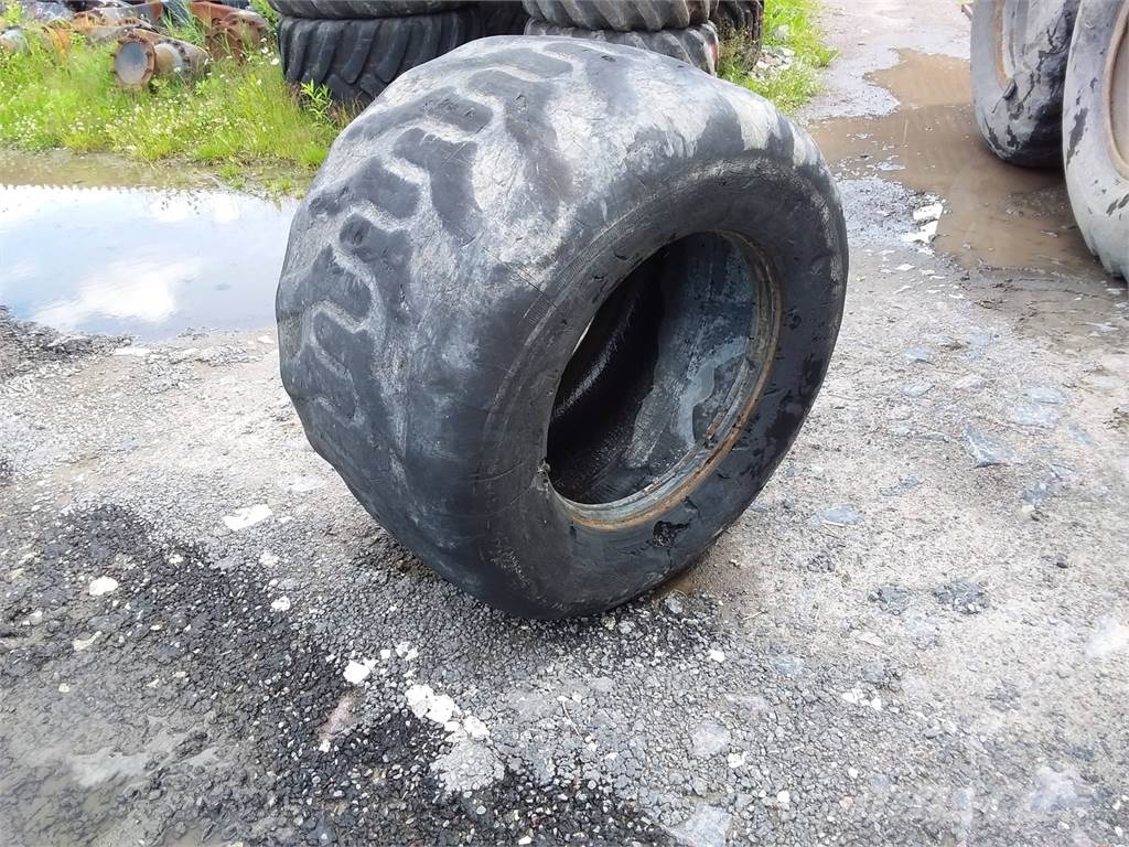 Trelleborg Twin 423 700x22,5 Used/Beg Tyres, wheels and rims