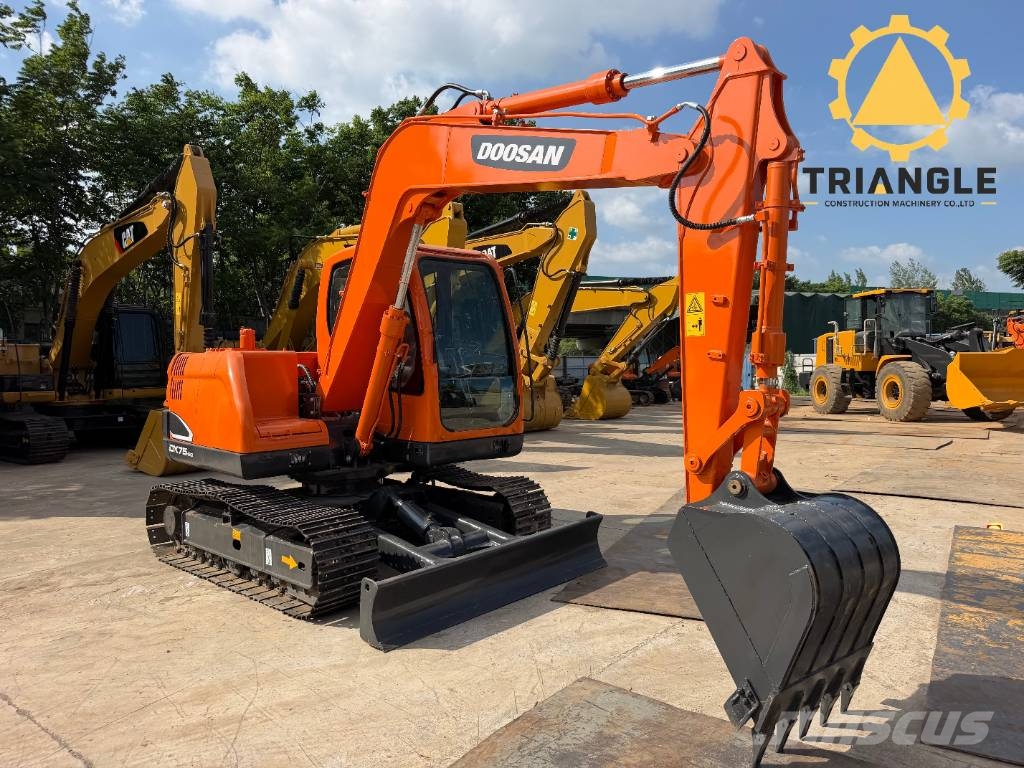 Doosan DX 75 Bagri goseničarji
