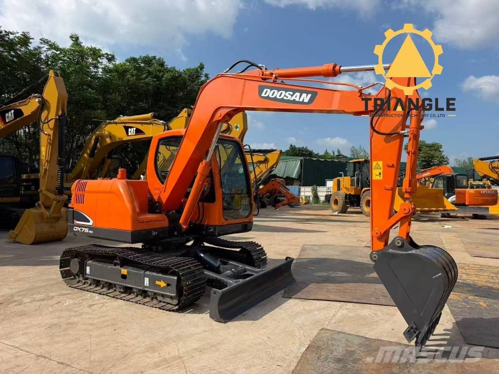 Doosan DX 75 Bagri goseničarji