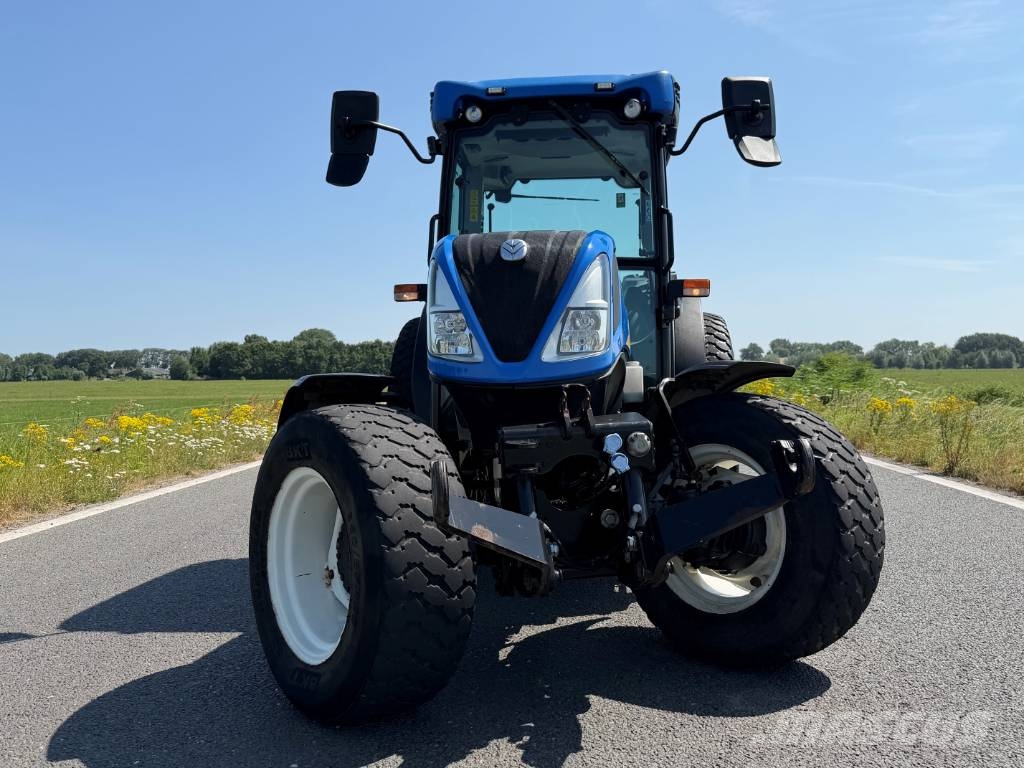 New Holland T 4.100 F Kabine トラクター