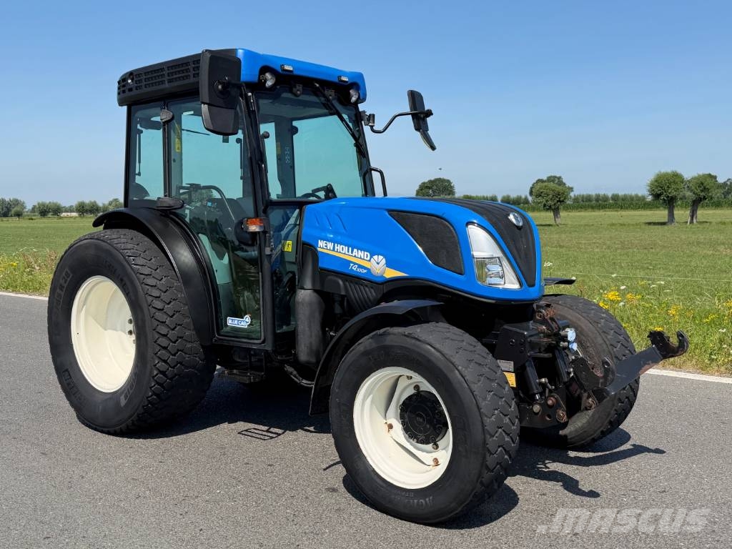 New Holland T 4.100 F Kabine トラクター