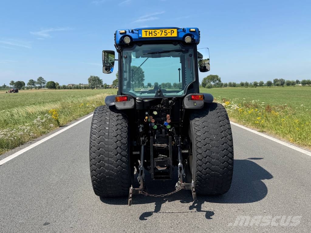 New Holland T 4.100 F Kabine トラクター