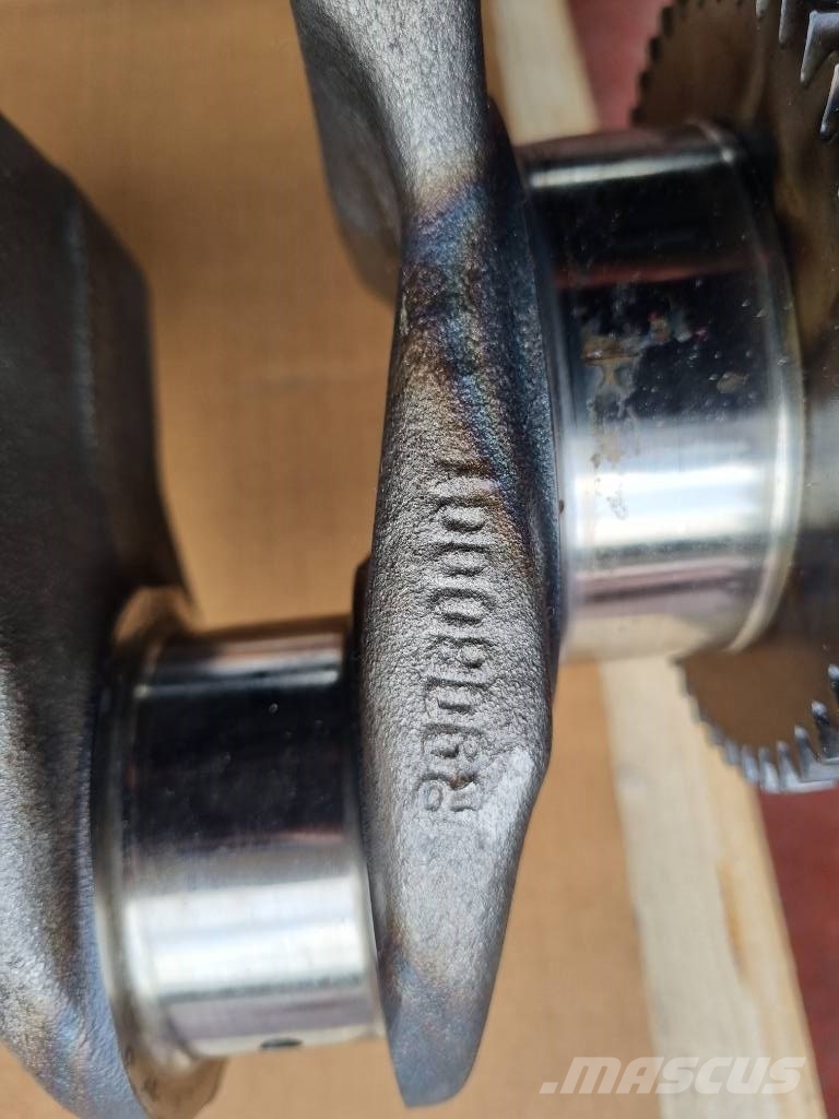 Mercedes-Benz CYLINDER HEAD Engines