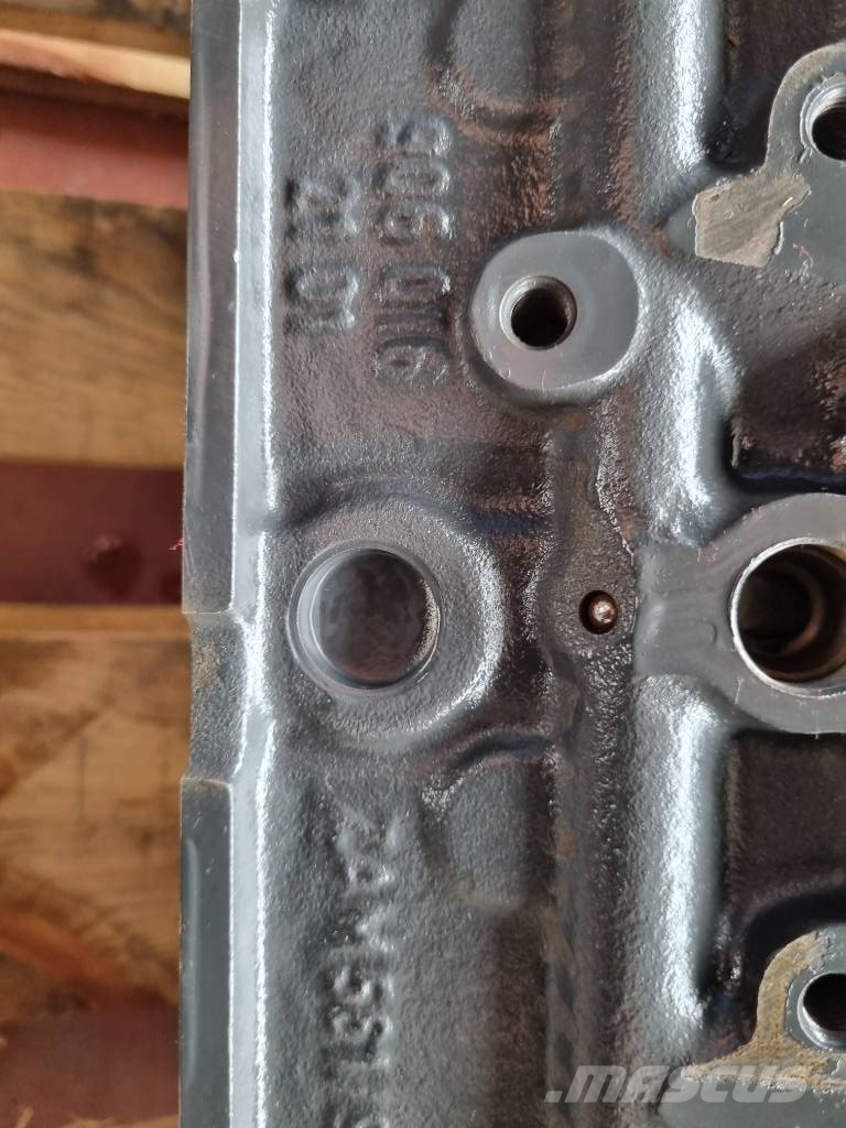 Mercedes-Benz CYLINDER HEAD Engines