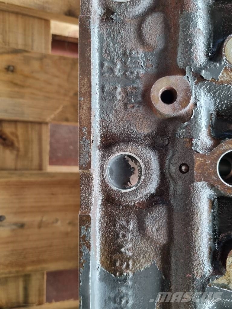 Mercedes-Benz CYLINDER HEAD Engines