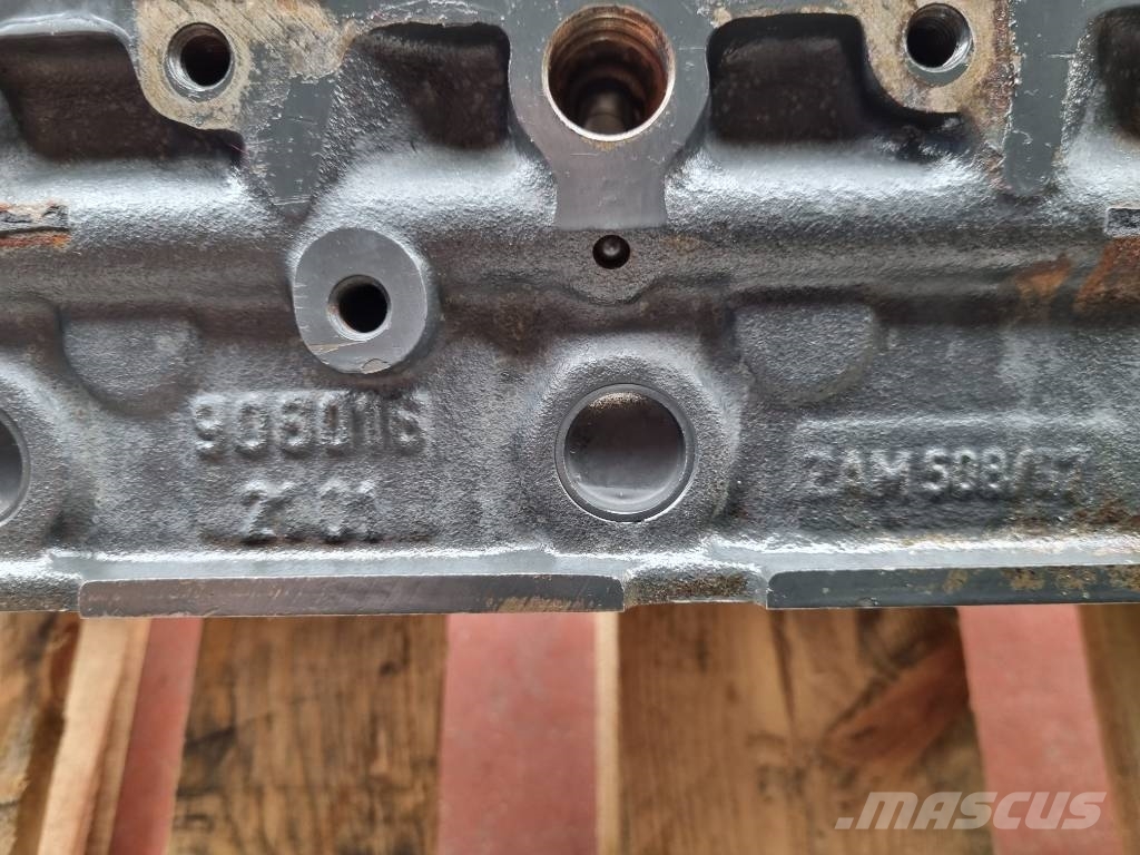 Mercedes-Benz CYLINDER HEAD Engines