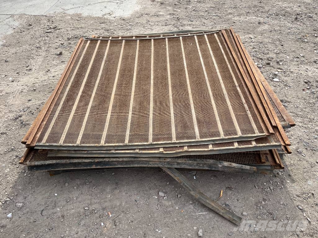 McCloskey R230 - Good Overall Condition / CE Certified Zeefinstallatie