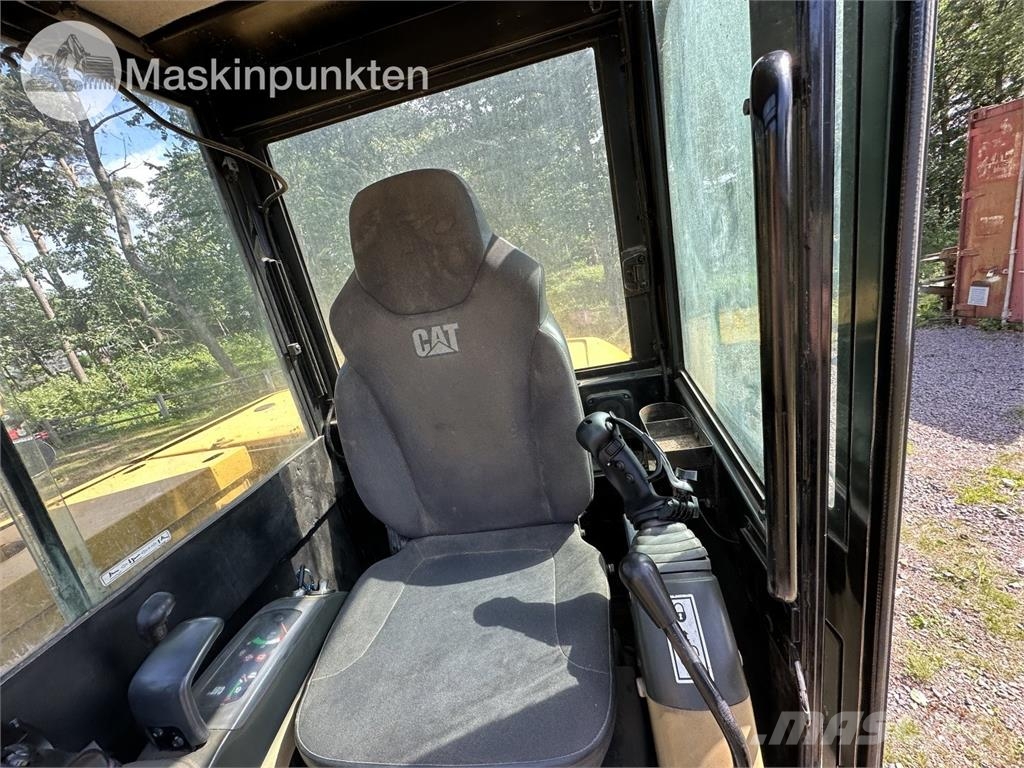 CAT 306 E2 Paletli ekskavatörler