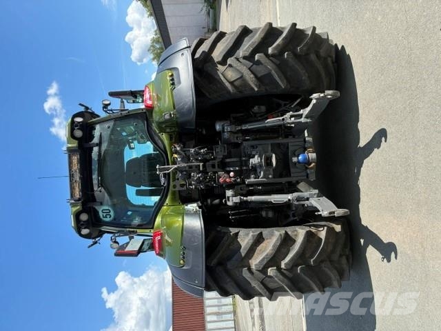Valtra Q245 الجرارات