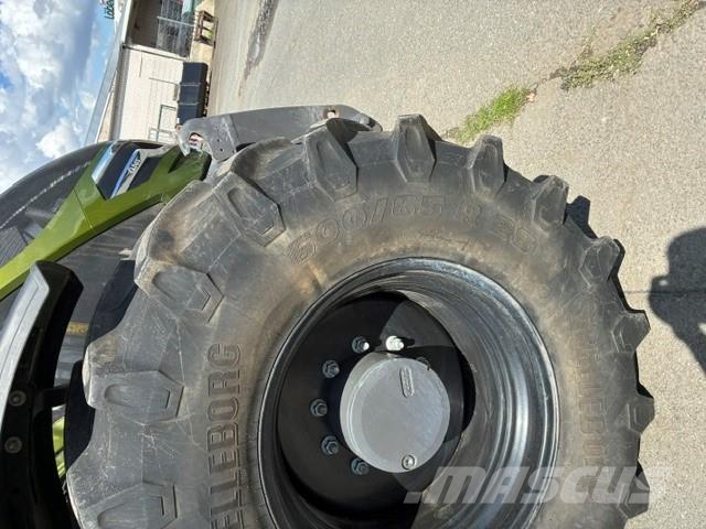 Valtra Q245 الجرارات