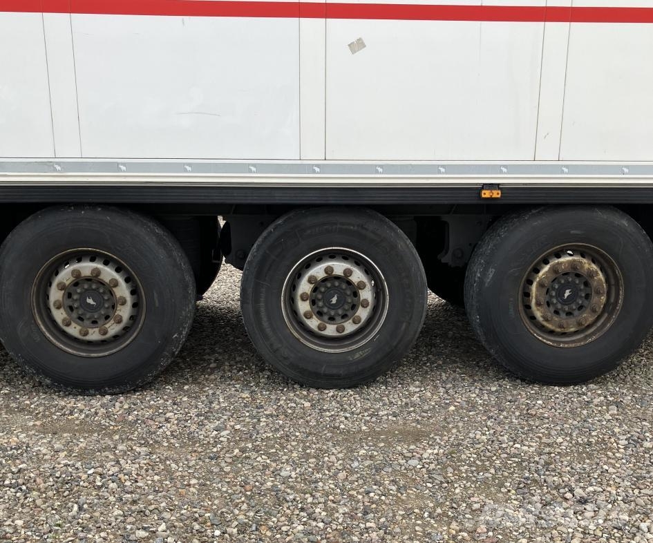 Schmitz Cargobull Trailer Reefer Flower Width & Double Stock Straigh نصف مقطورات بدرجة حرارة قابلة للضبط