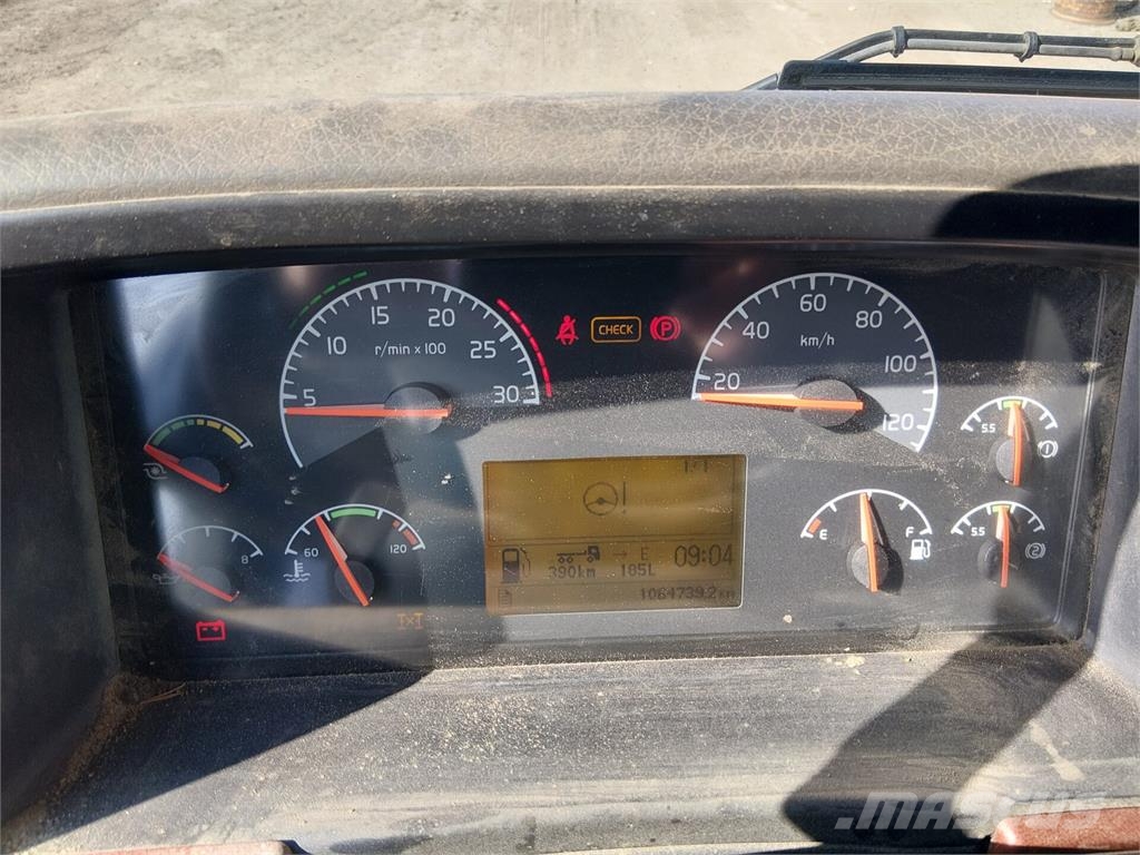 Volvo FH16 550 8x5 شاحنات قلابة