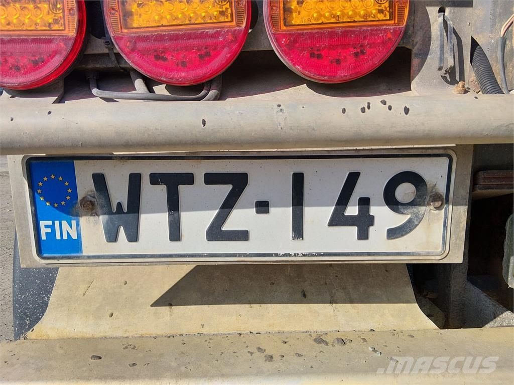 Volvo FH16 550 8x5 شاحنات قلابة