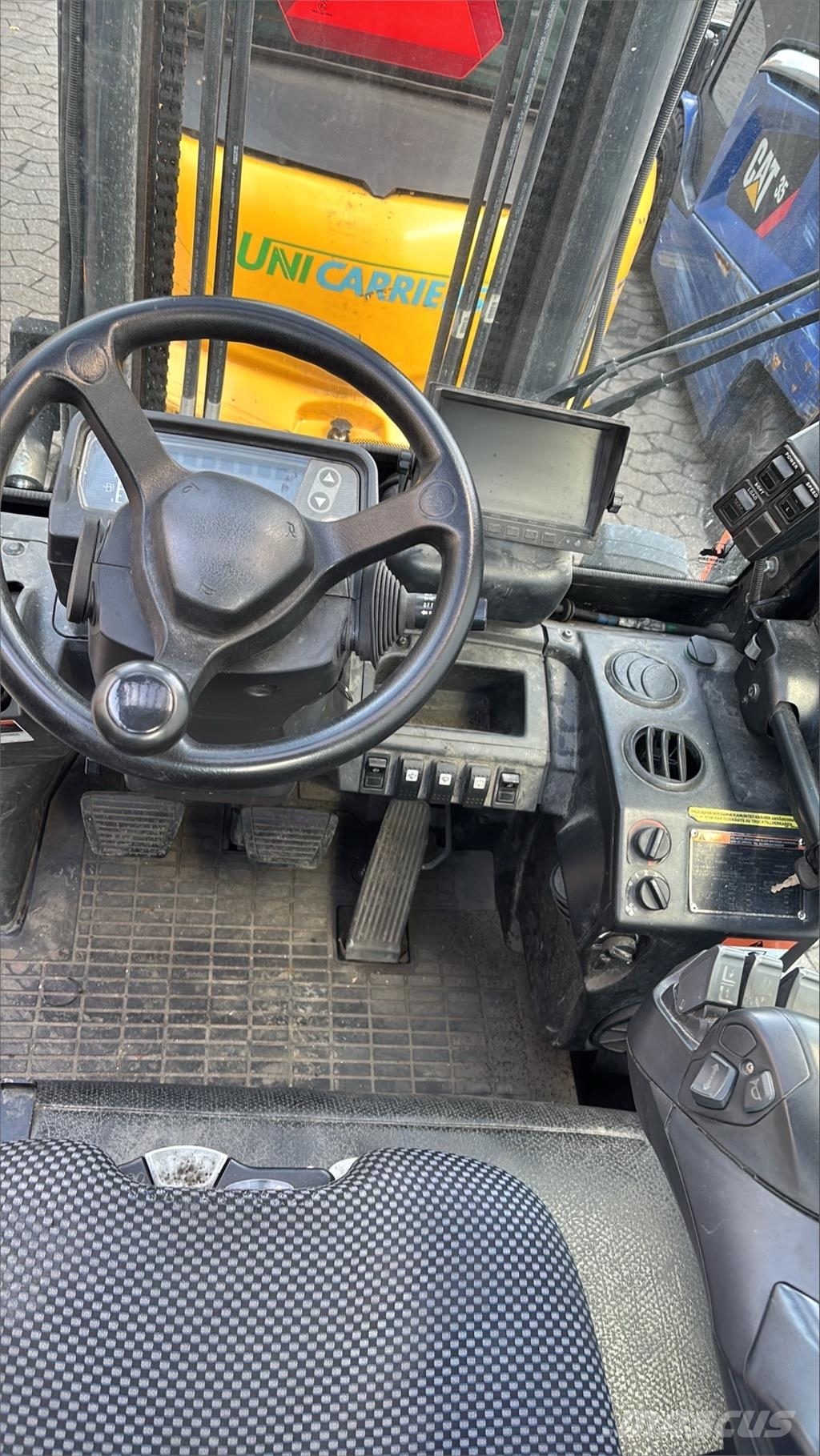 UniCarriers DX25 Diesel forklifts