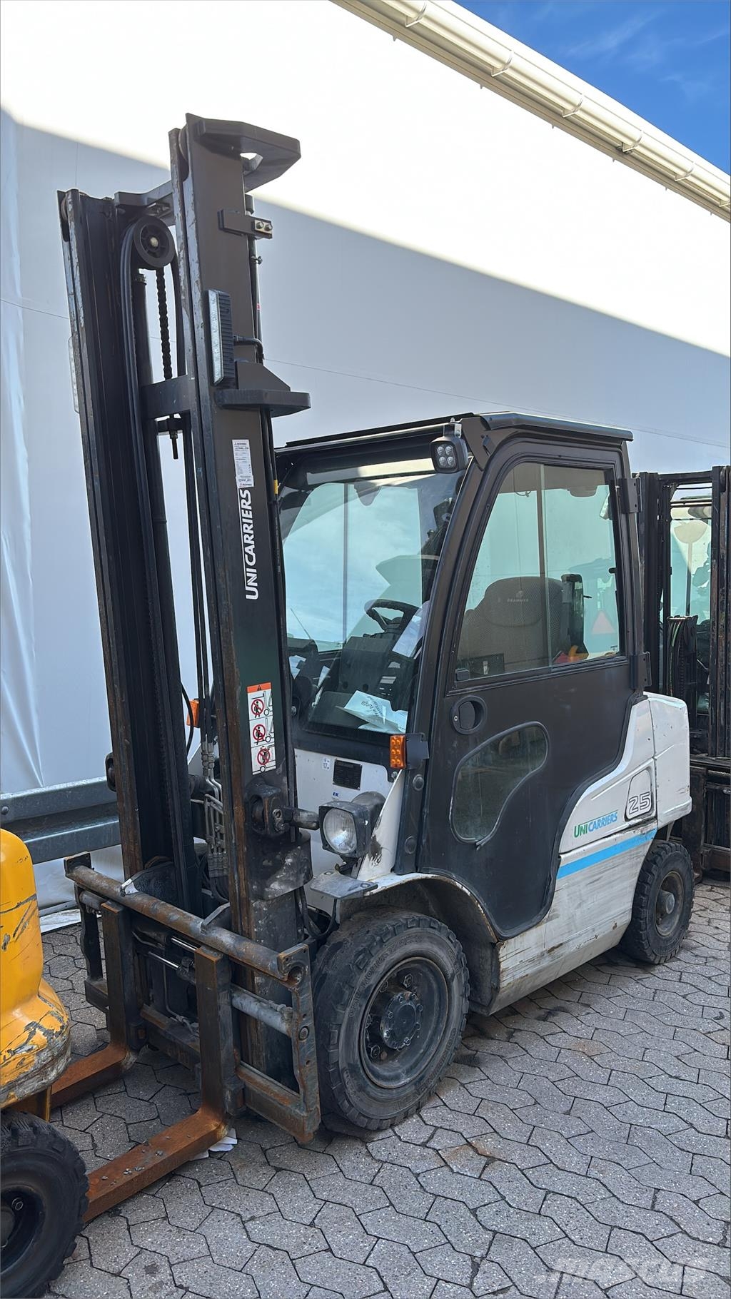 UniCarriers DX25 Diesel forklifts