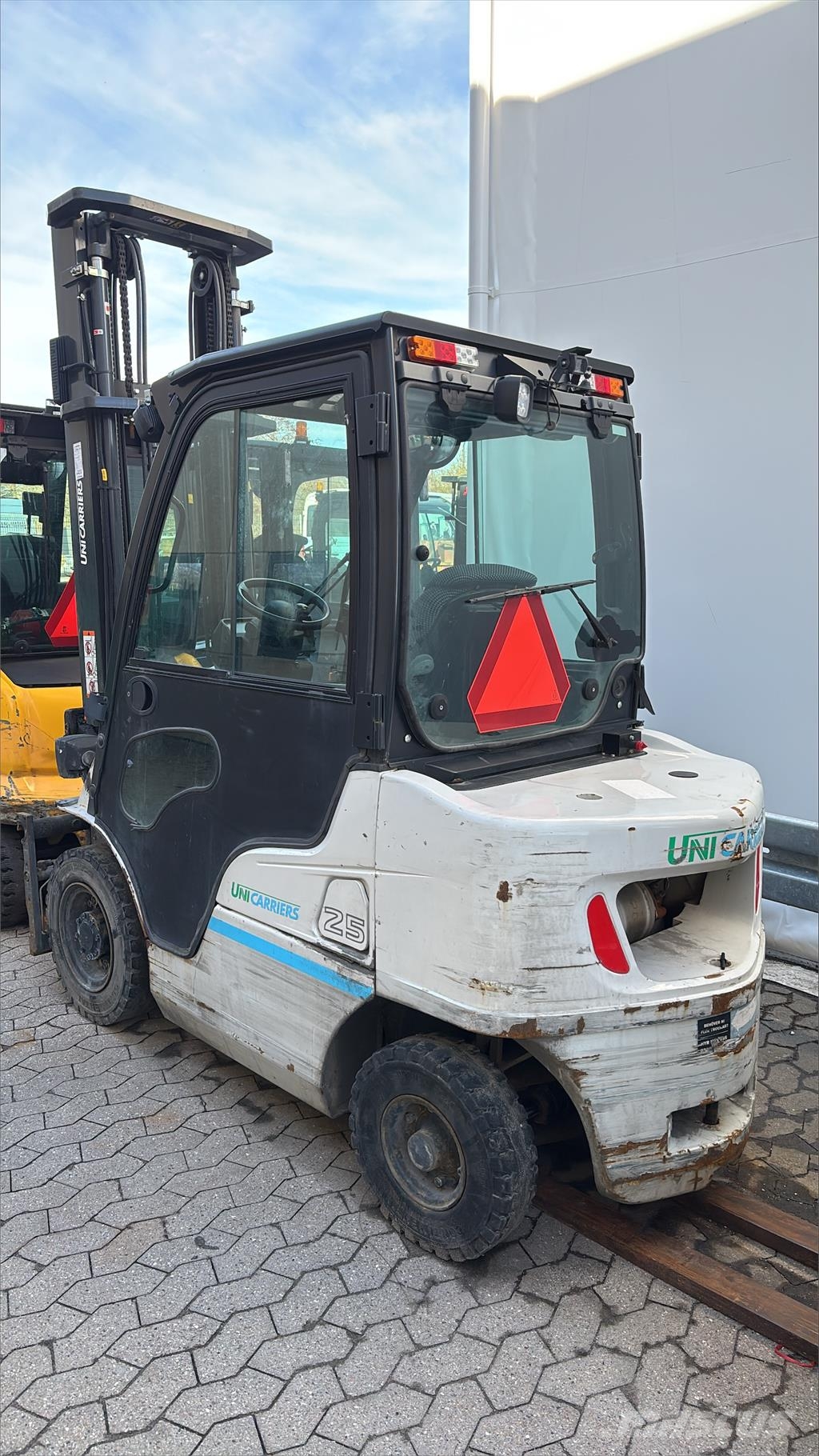 UniCarriers DX25 Dízel targoncák