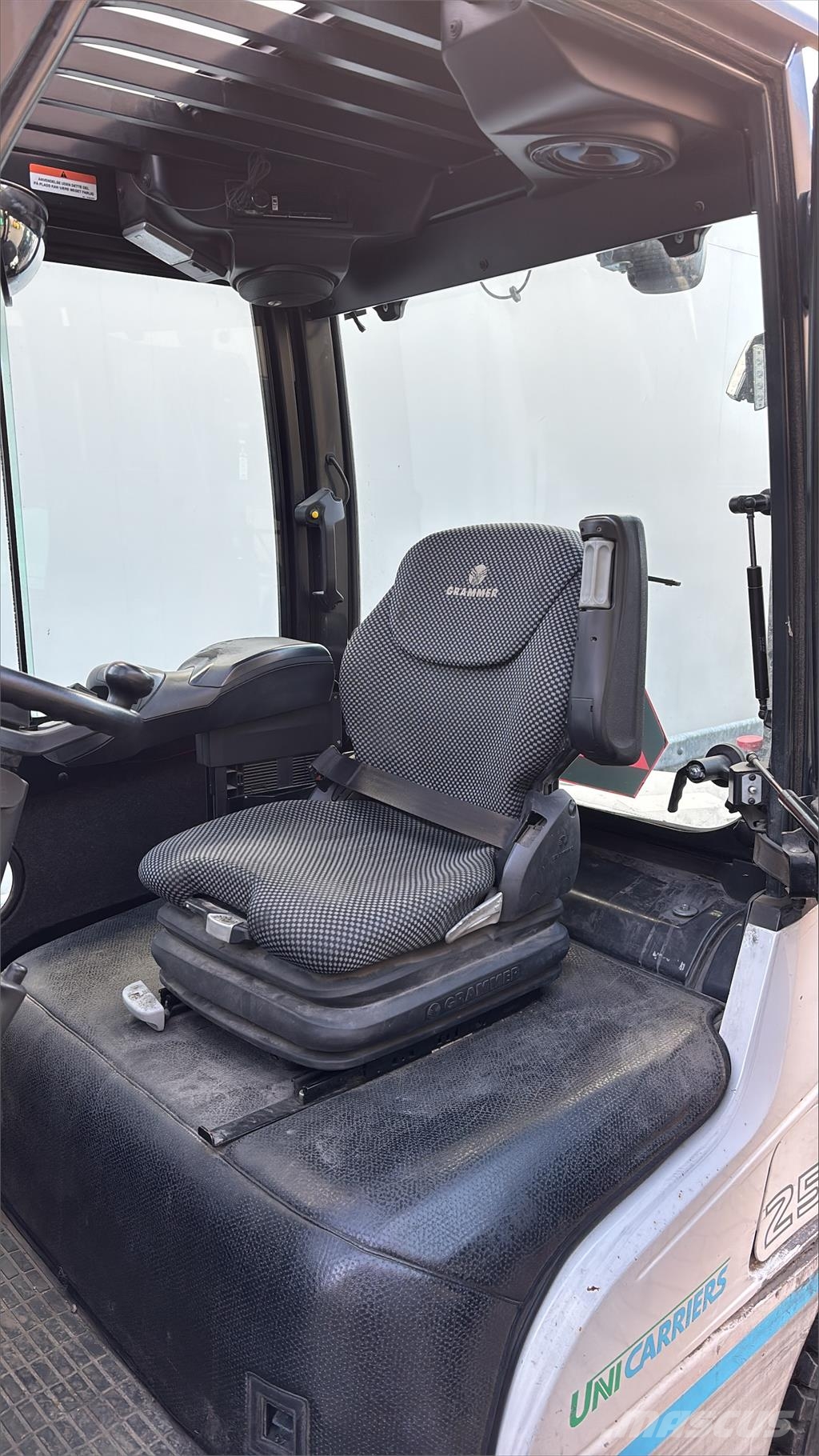 UniCarriers DX25 Πετρελαιοκίνητα Κλαρκ