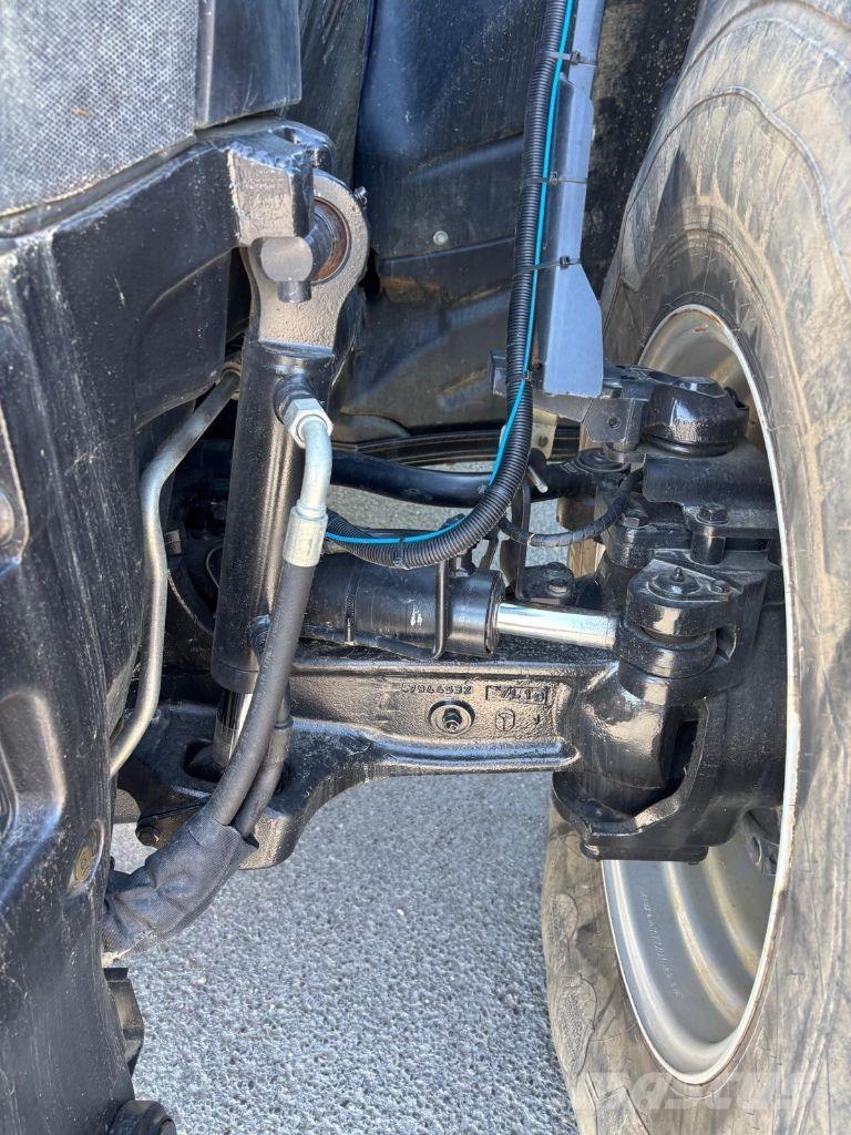 New Holland T7-315 Traktori