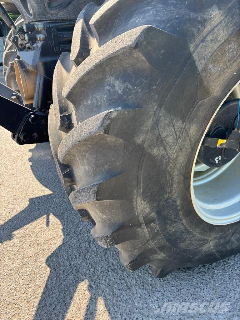 New Holland T7-315 トラクター