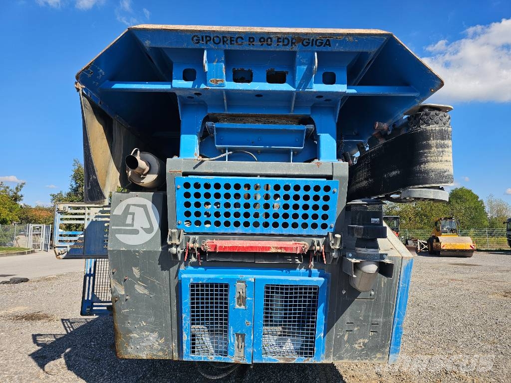 GIPO R90FDR GIGA Mobile crushers