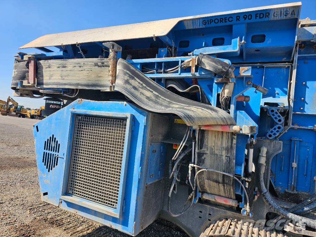 GIPO R90FDR GIGA Mobile crushers