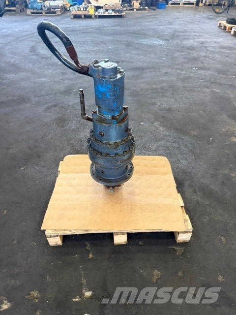Bonfiglioli reduktor+ eaton 6k195 Transmisija