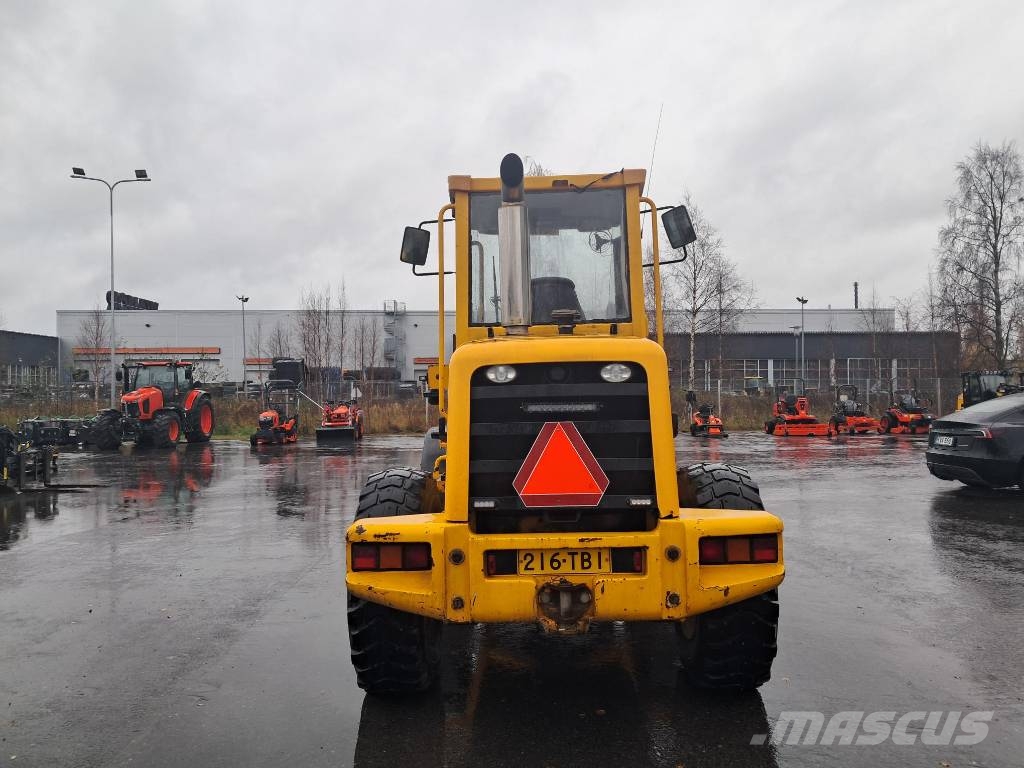 JCB 411B Pyöräkuormaajat