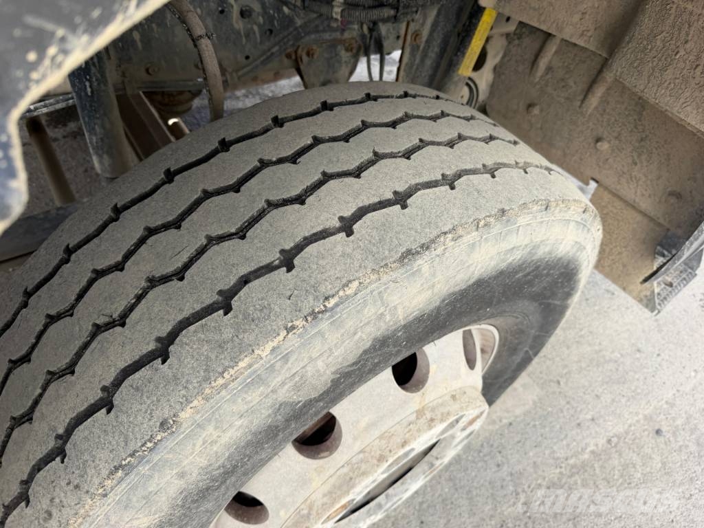Iveco Trakker 400 Betonmixers en pompen