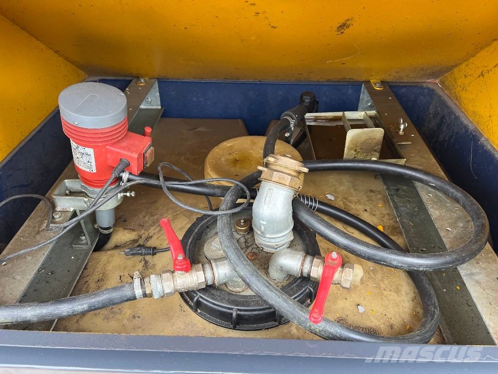 Diesel Baustellen Tank *800 Liter* Sonstige Baumaschinen
