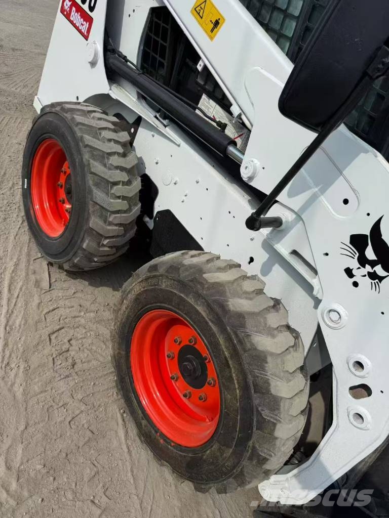 Bobcat S 130 Lietoti riteņu kompaktiekrāvēji