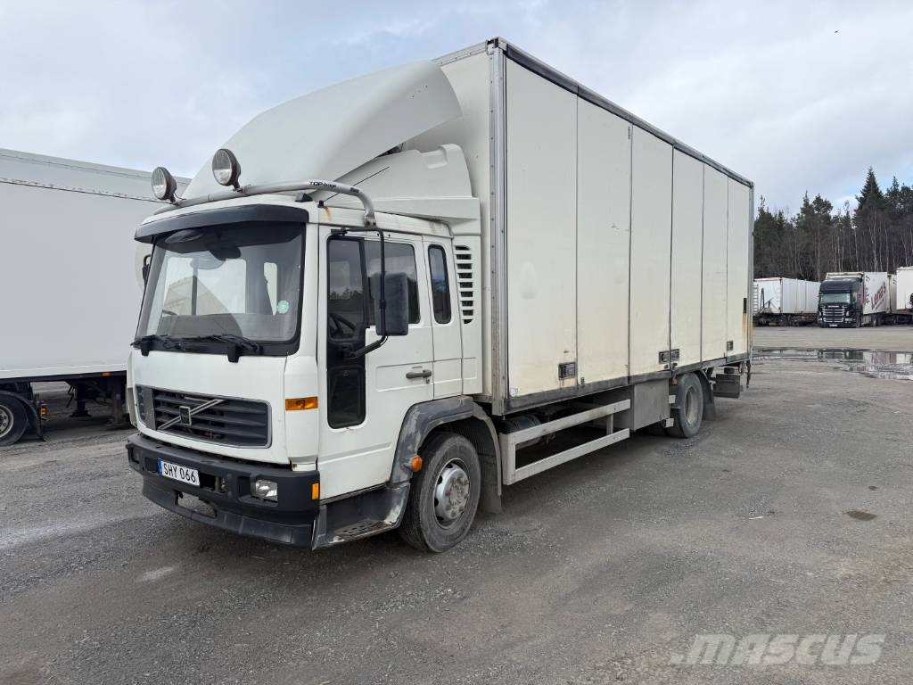 Volvo FL 6 厢式货车