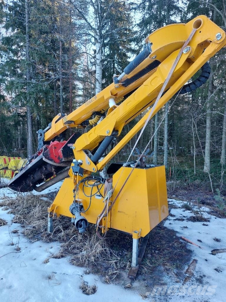 Femac VFR7+FORIGO 220 leikkuupää Piennarmurskain Szárzúzók és fűkaszák