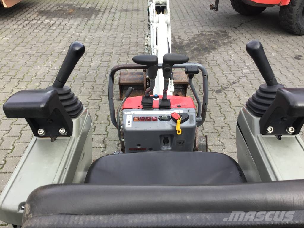 Takeuchi TB 210 Miniekskavaatorid < 7 t