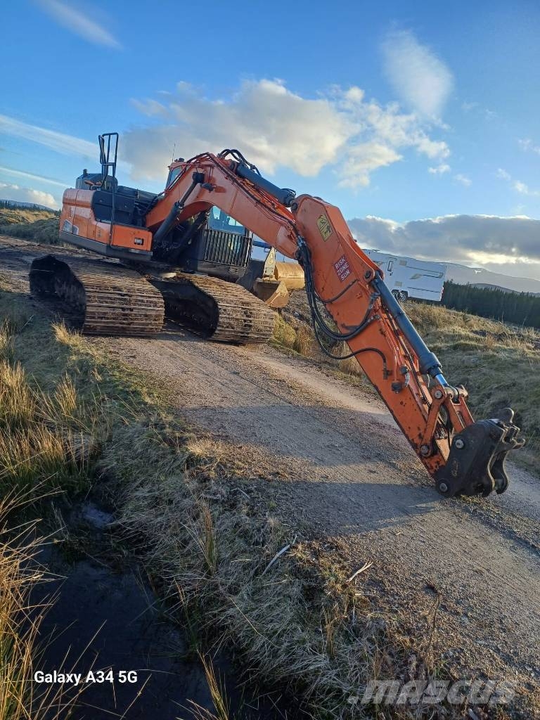 Doosan DX 160 LC - 5 Excavadoras sobre orugas