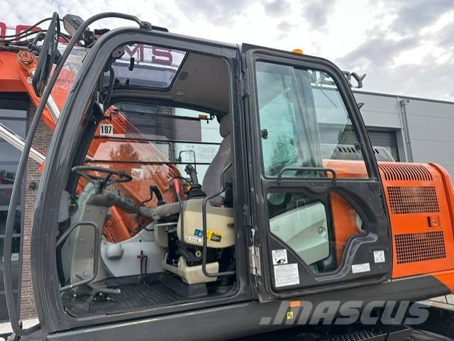 Hitachi ZX 140 W-5 Gravemaskiner på hjul