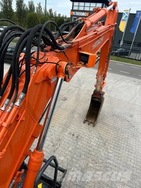 Hitachi ZX 140 W-5 Gravemaskiner på hjul