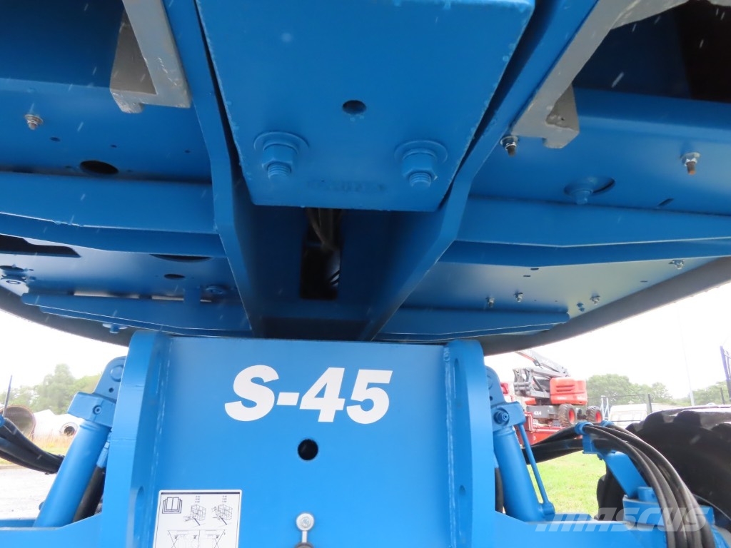 Genie S 45 Teleskopiniai keltuvai