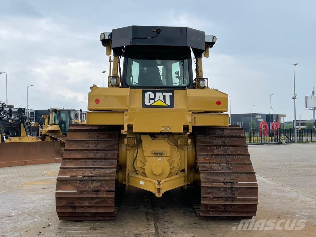 CAT D6T LGP بلدوزرات مجنزرة