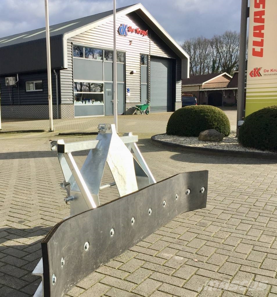  S&H modderschuif vast euro 3punt en lepel aanbouw Ostale mašine i oprema za stoku