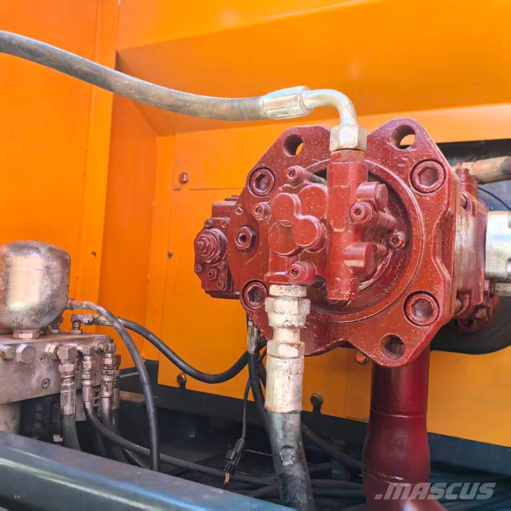 Hyundai Robex 305 LC-9 T Raupenbagger