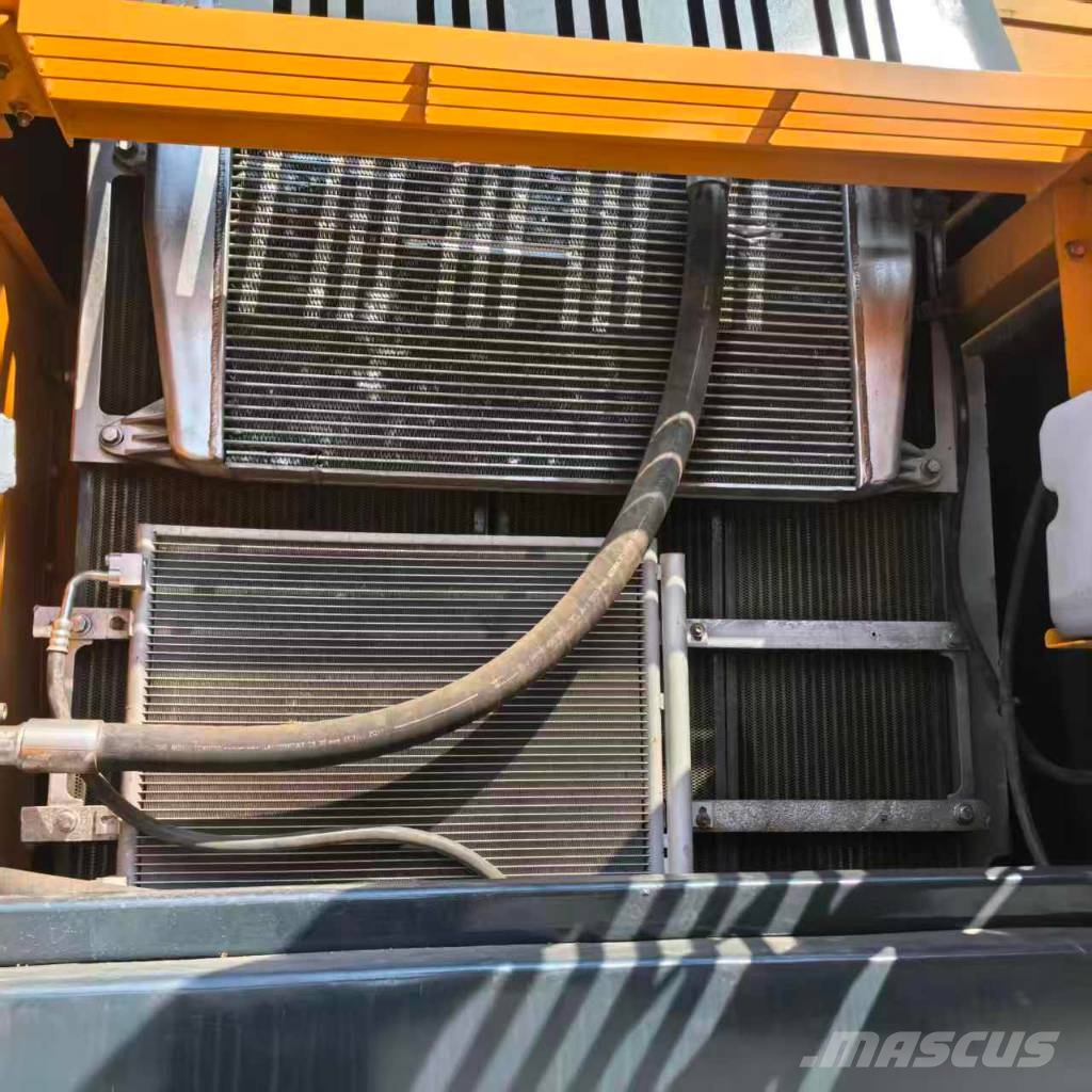 Hyundai Robex 305 LC-9 T Raupenbagger