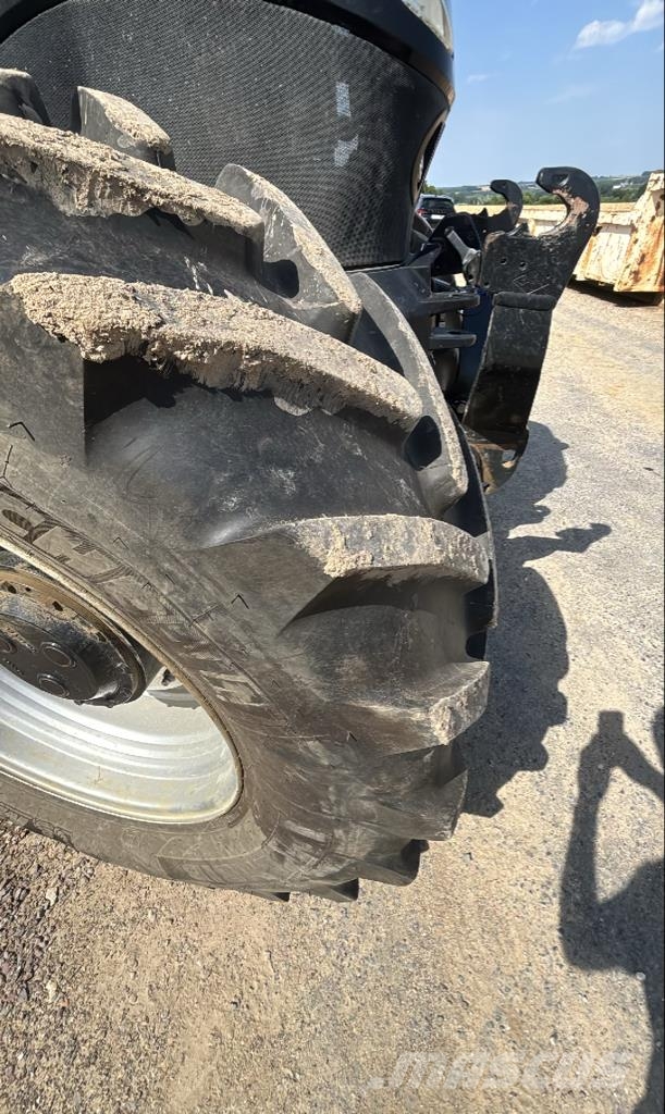 New Holland T7.210 Traktori