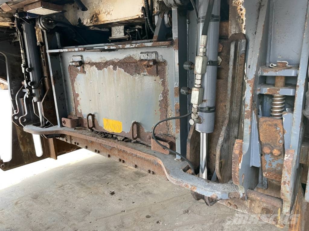 Wirtgen W 210 Asfalta dzesēšanas iekārtas